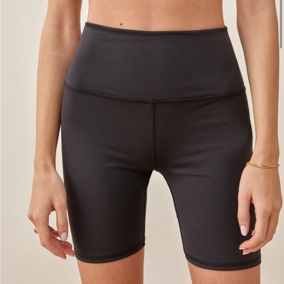 Reformation Black Ecomove High Rise 7” Bike Short - Picture 4 of 5